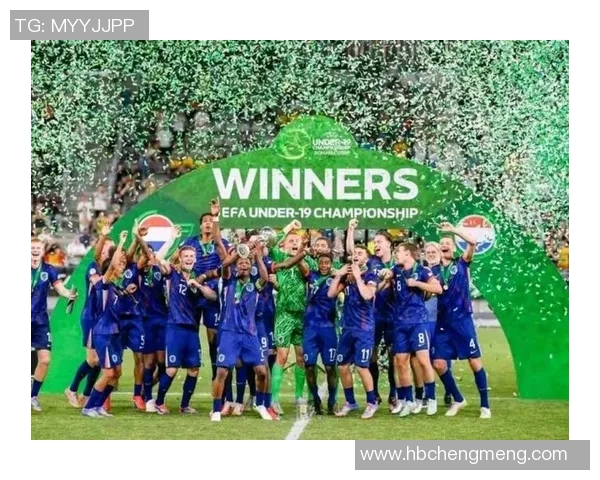 荷兰足球名将小猪的成长历程与球场传奇故事 荷兰足球名将小猪的成长历程与球场传奇故事